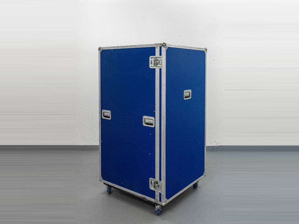 Blaues Case mit Innengurten — TAKEBOX Anfertigung
