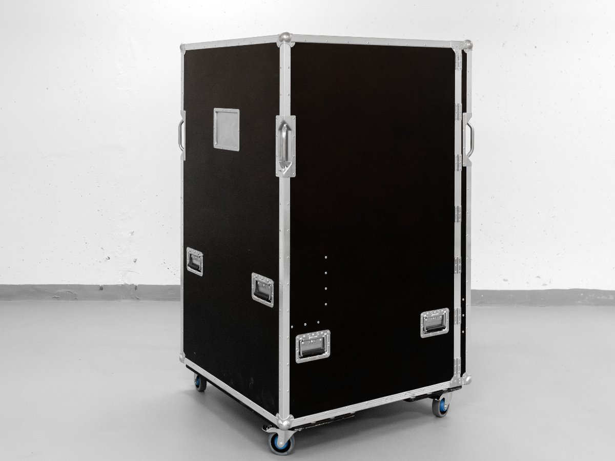 Universelles Transportcase auf Rollen — TAKEBOX Anfertigung