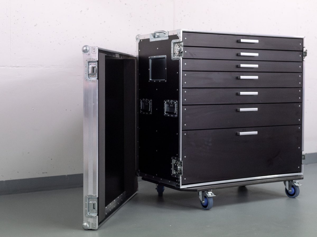 Schubladen-Transportcase mit 7 Schubladen — TAKEBOX Anfertigung