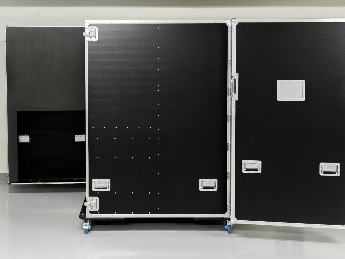 Arbeitscase mit Schubladen und Stauraum — TAKEBOX Anfertigung